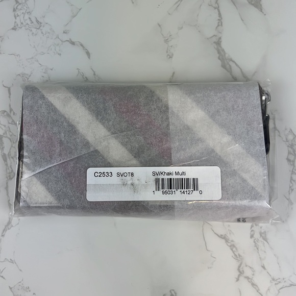 Coach NWT Accordion Zip Wallet Signature Canvas Diagonal Stripe - Picture 10 of 13